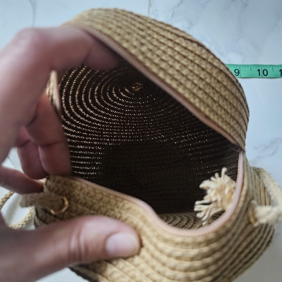 Small Round Summer Purse with Bow - Picture 9 of 10